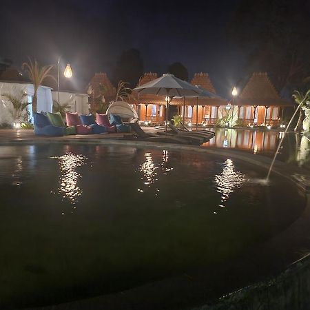 Starlake Villa & Glamping 库布盼洛坎 外观 照片